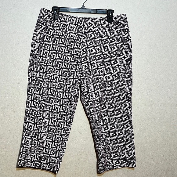 Talbots Womens Purple Print Capri Pants Size 14 Petite - Picture 1 of 11